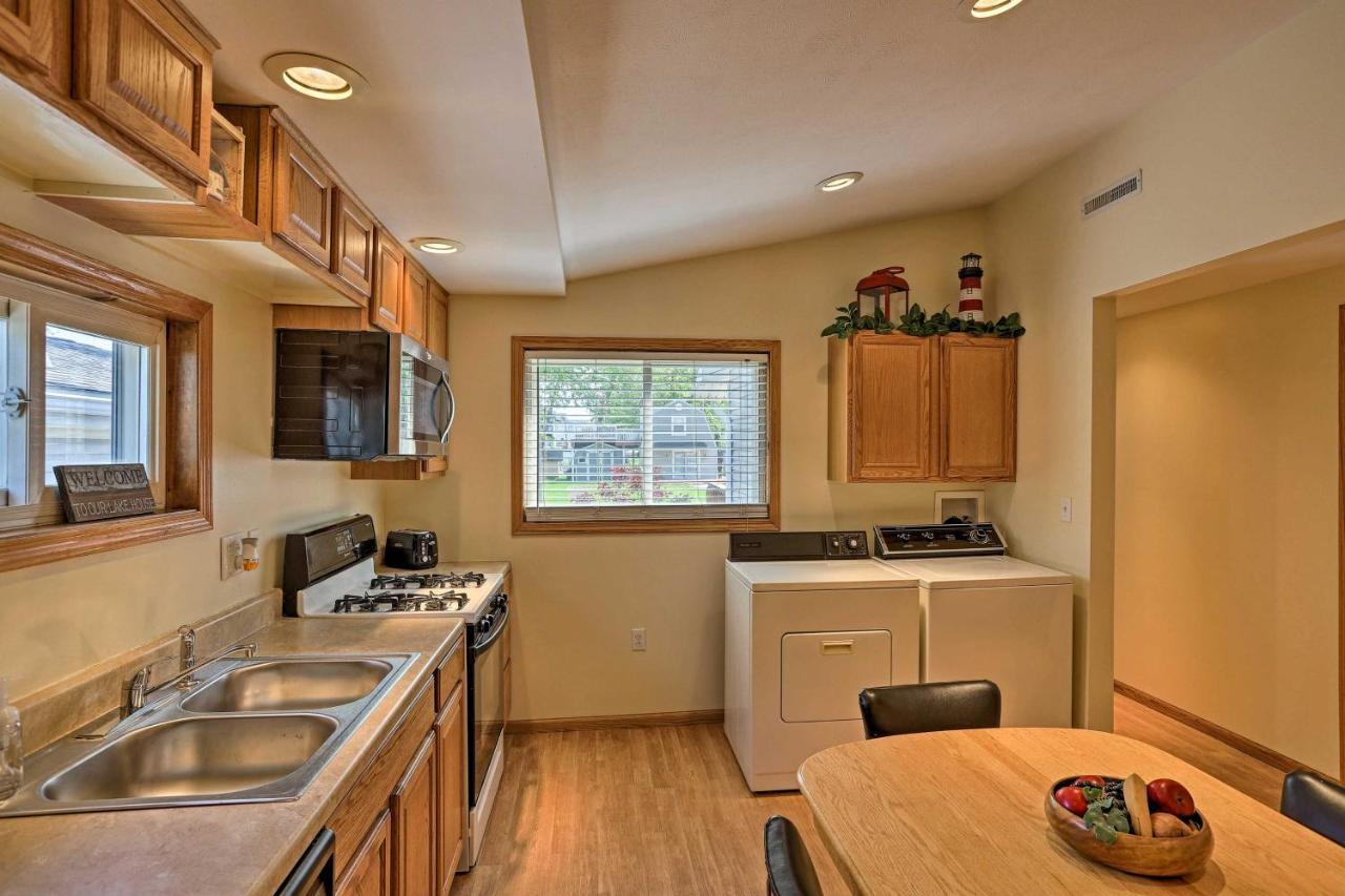 Home With Lake-View Deck By Camp Perry And Magee Marsh ポート・クリントン エクステリア 写真