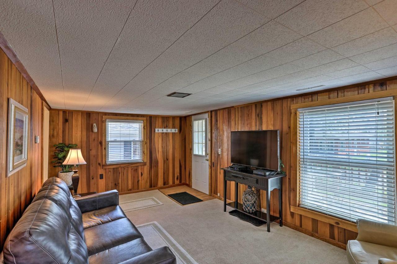 Home With Lake-View Deck By Camp Perry And Magee Marsh ポート・クリントン エクステリア 写真